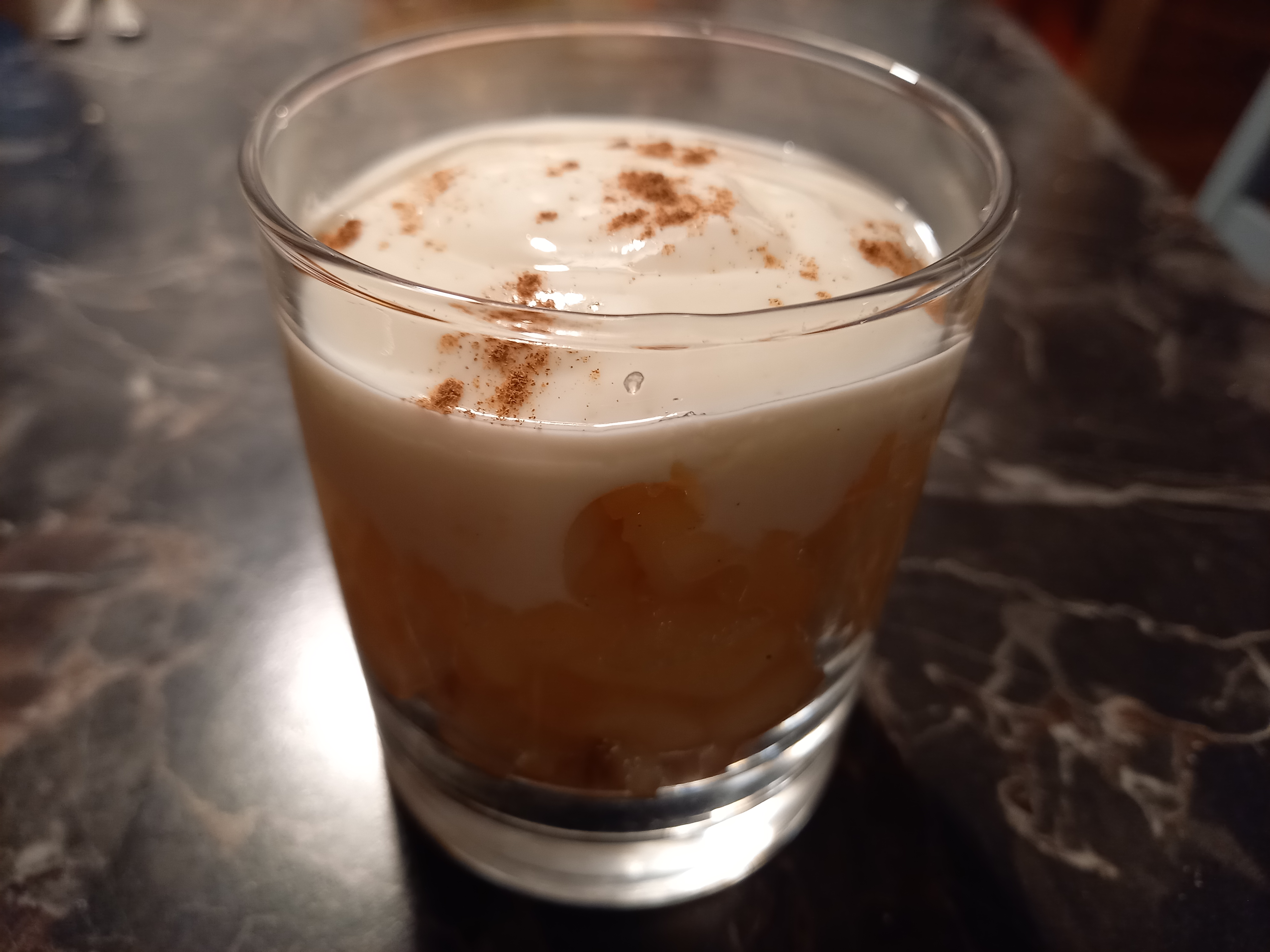 Schichtdessert mit Butterplätzchen